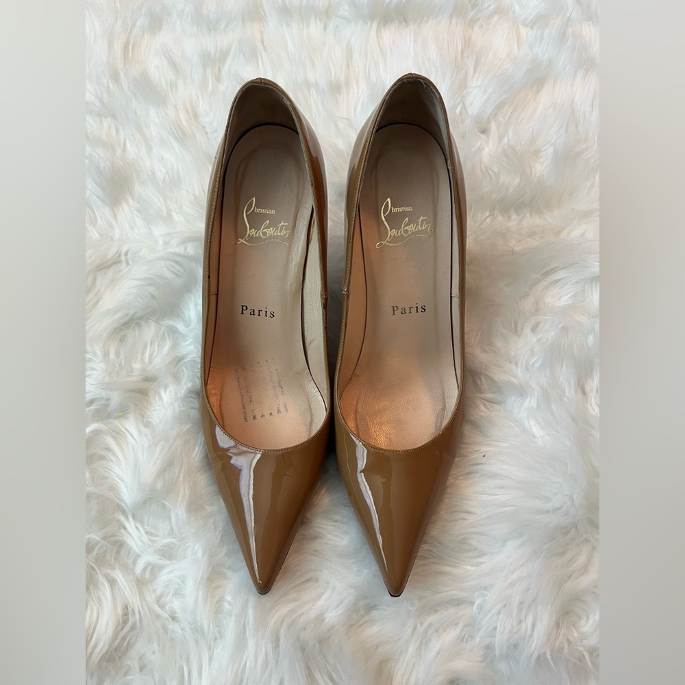 Christian Louboutin pointed heel - 37